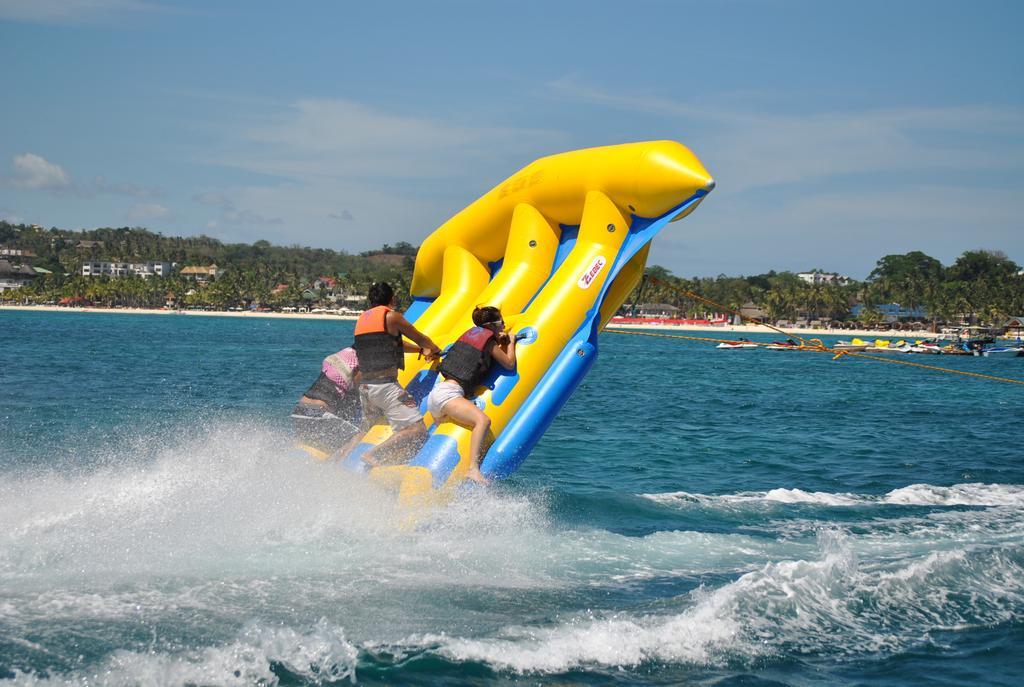 Surfside Boracay 3*