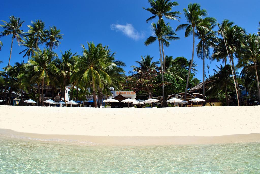 Surfside Boracay Hotel 3*