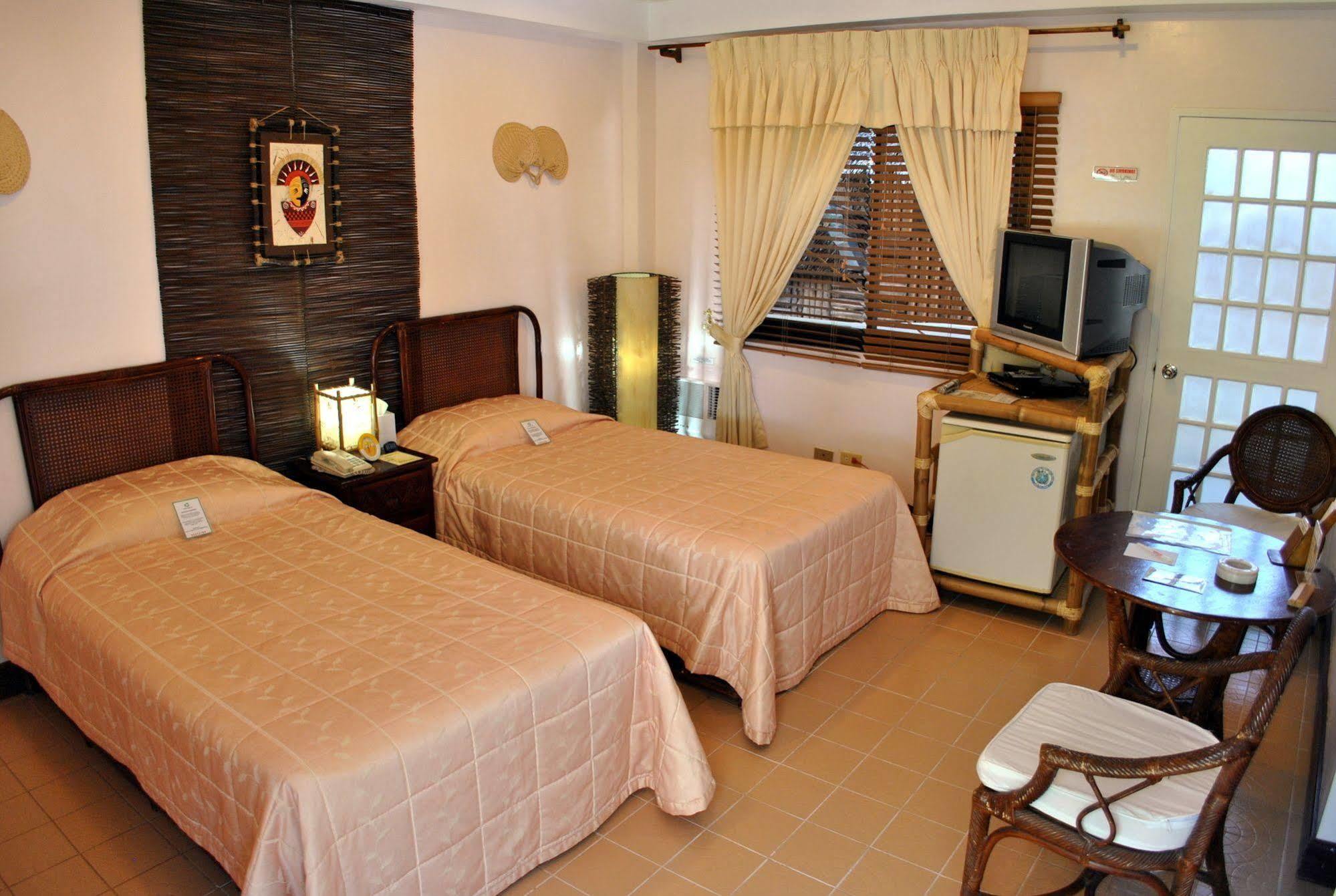 Surfside Boracay Manoc-Manoc