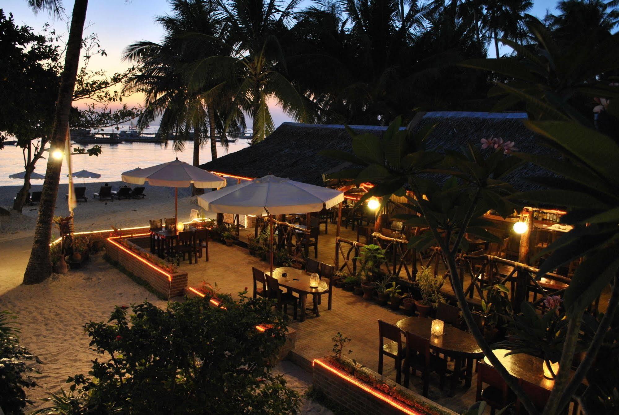 Surfside Boracay Hotel 3*