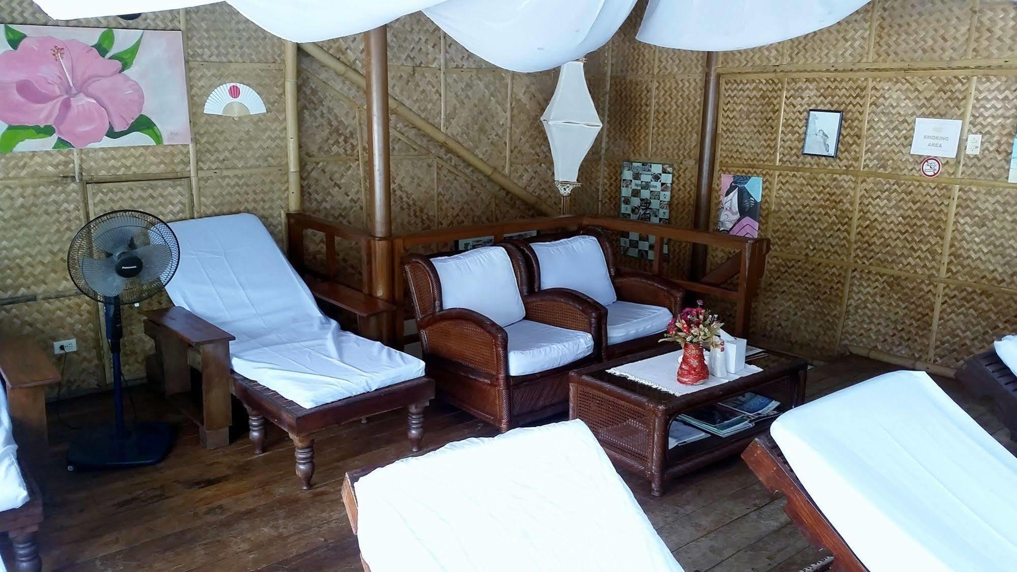 Surfside Boracay Hotel 3*